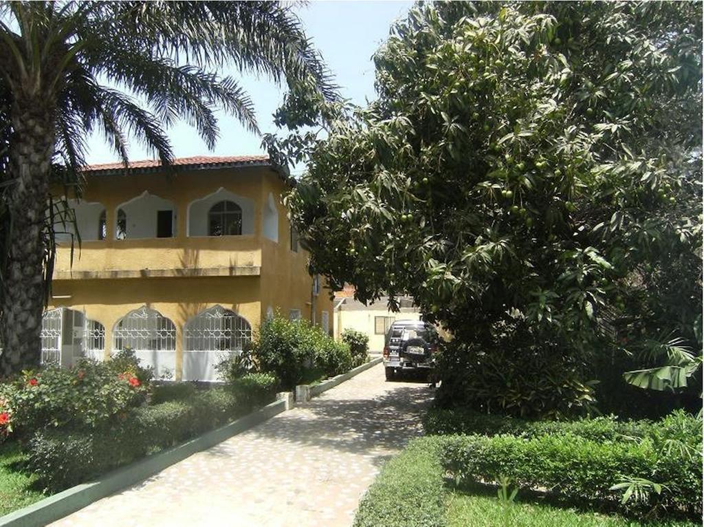 One World Village Guesthouse Bakau ภายนอก รูปภาพ