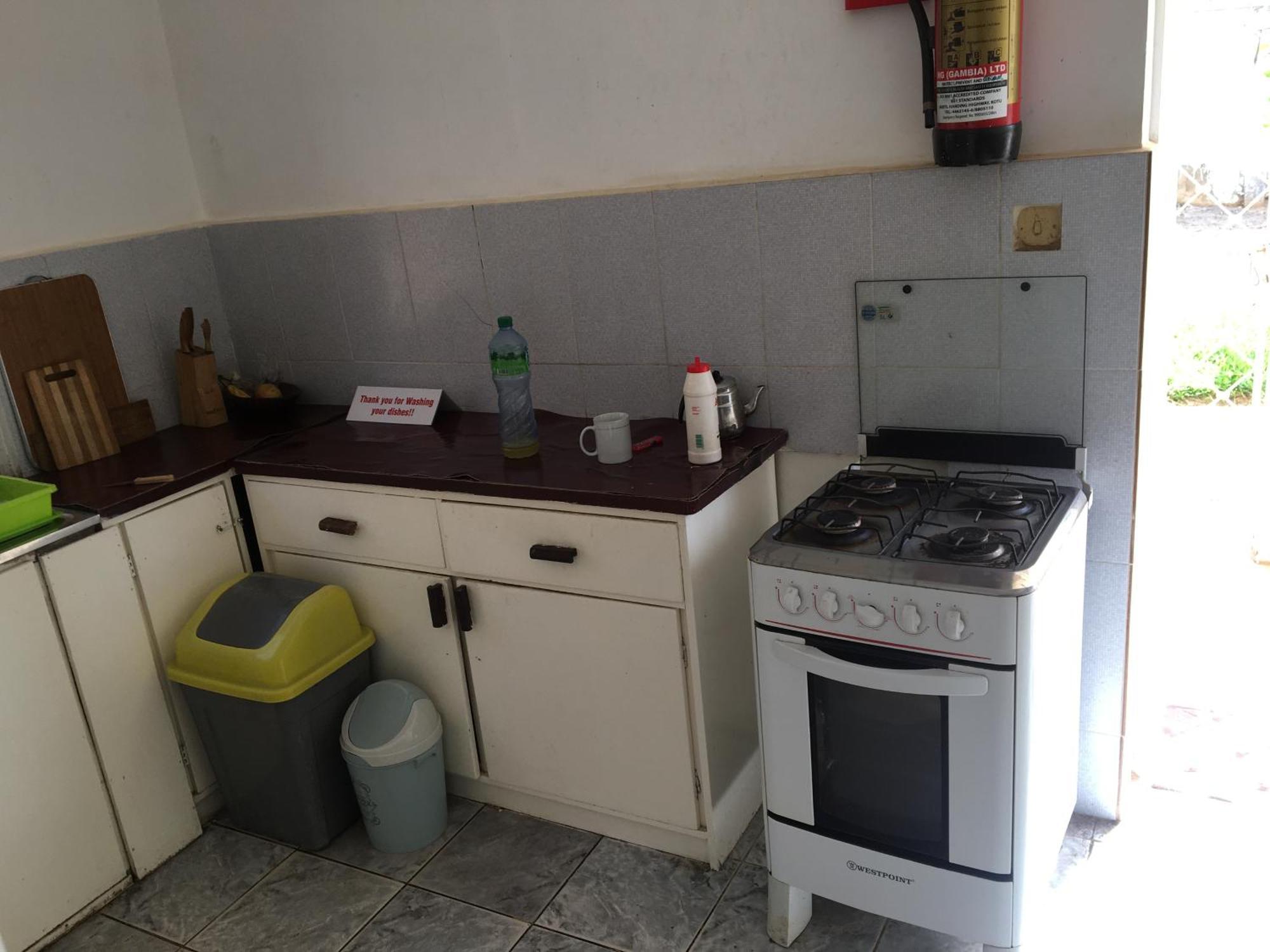 One World Village Guesthouse Bakau ภายนอก รูปภาพ