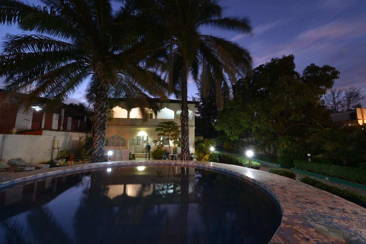 One World Village Guesthouse Bakau ภายนอก รูปภาพ