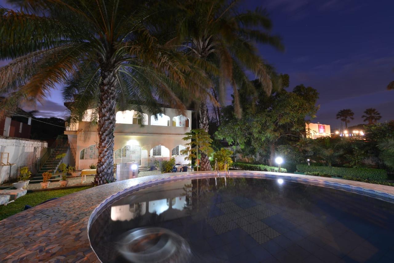 One World Village Guesthouse Bakau ภายนอก รูปภาพ
