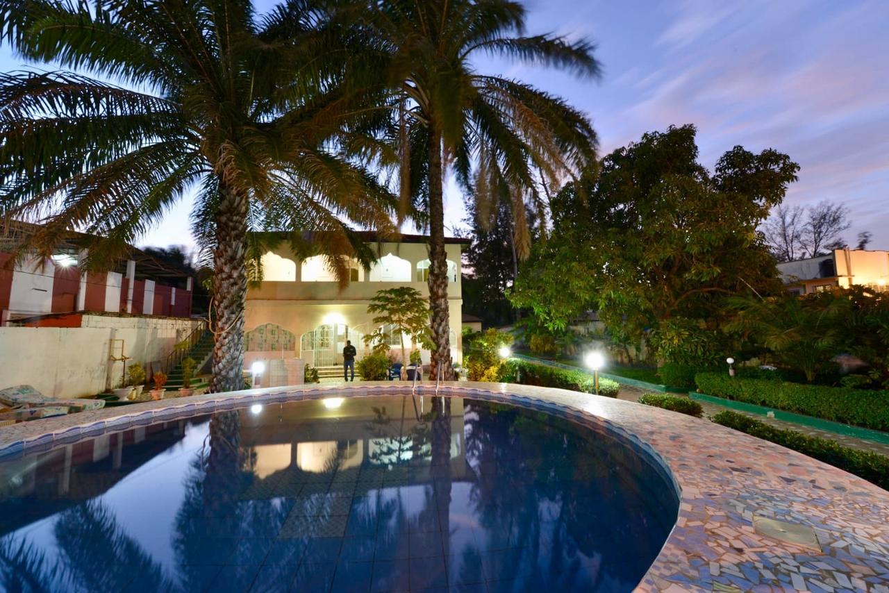 One World Village Guesthouse Bakau ภายนอก รูปภาพ